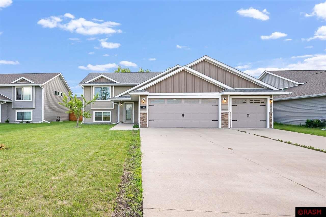 Property Photo: 1104 Heron Drive MN 56001