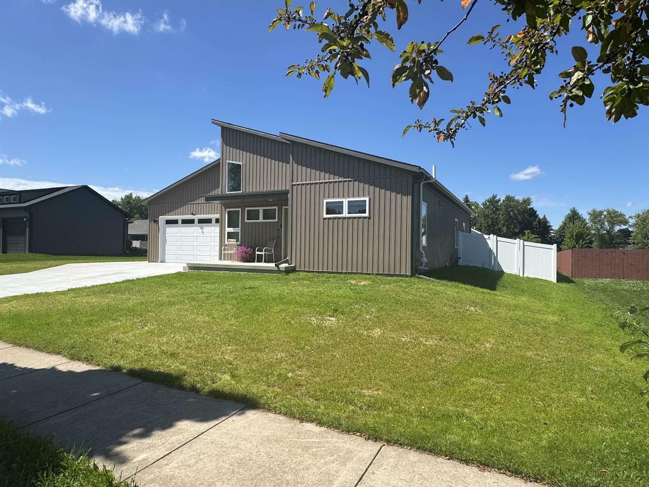 Property Photo:  420 Sandmar Drive  WI 54971 