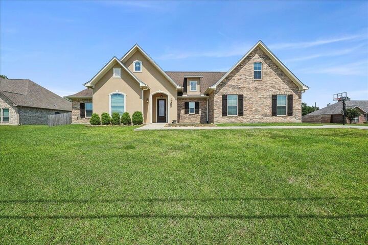 145 Colonial Estates Dr  Bridge City TX 77611 photo