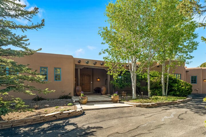 Property Photo: 1050 Sierra Del Norte NM 87501