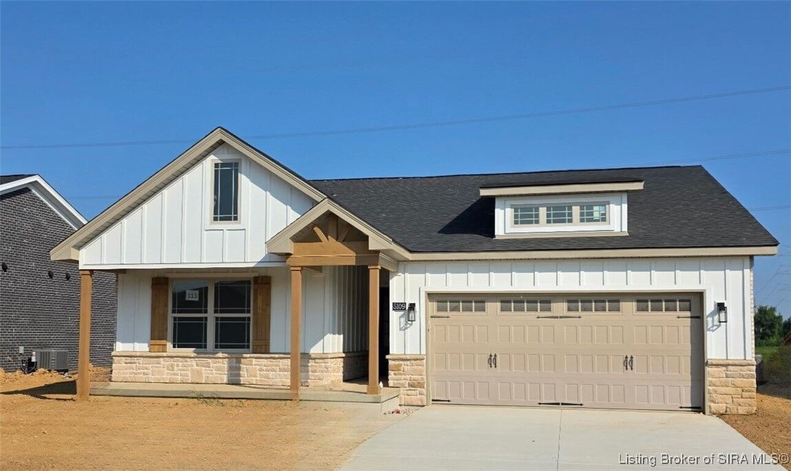 Property Photo: 5109 Woodstone Circle IN 47130