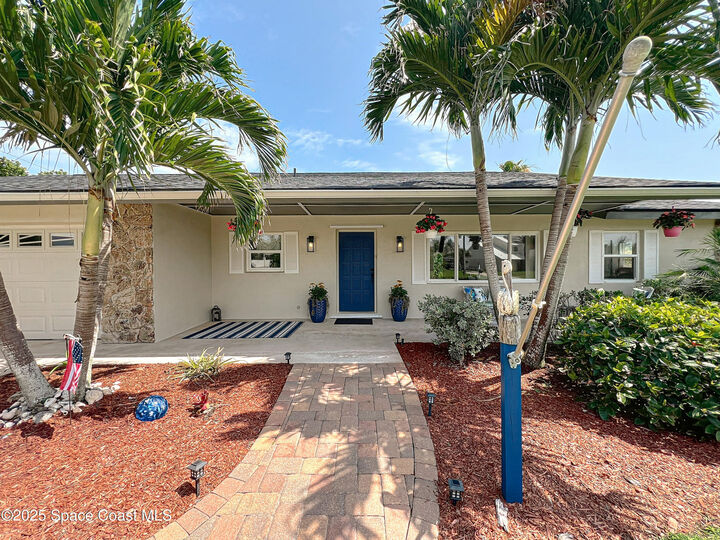 Property Photo:  201 Woody Circle  FL 32951 