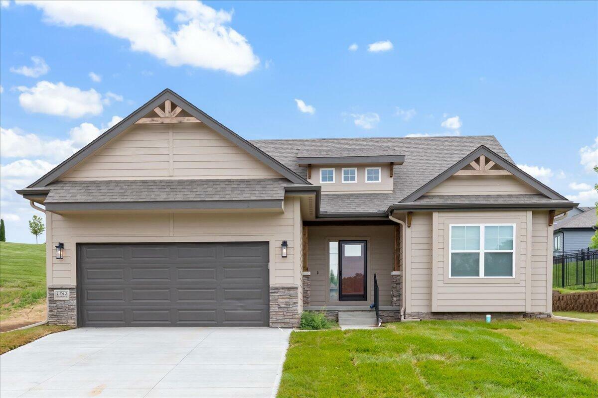 1742 Blackthorn  Street  Council Bluffs IA 51503 photo