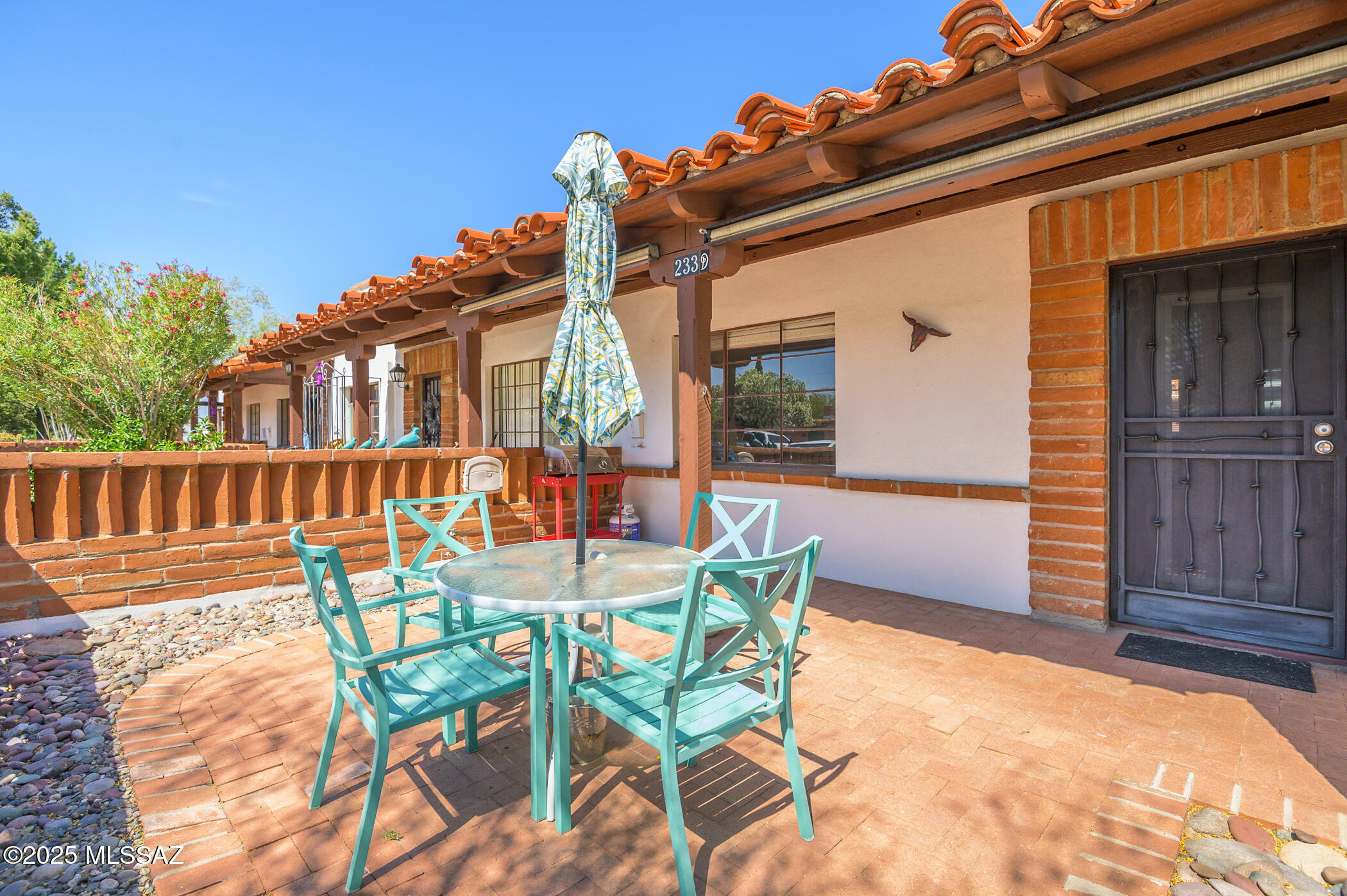 Property Photo:  233 S Paseo Tierra D  AZ 85614 