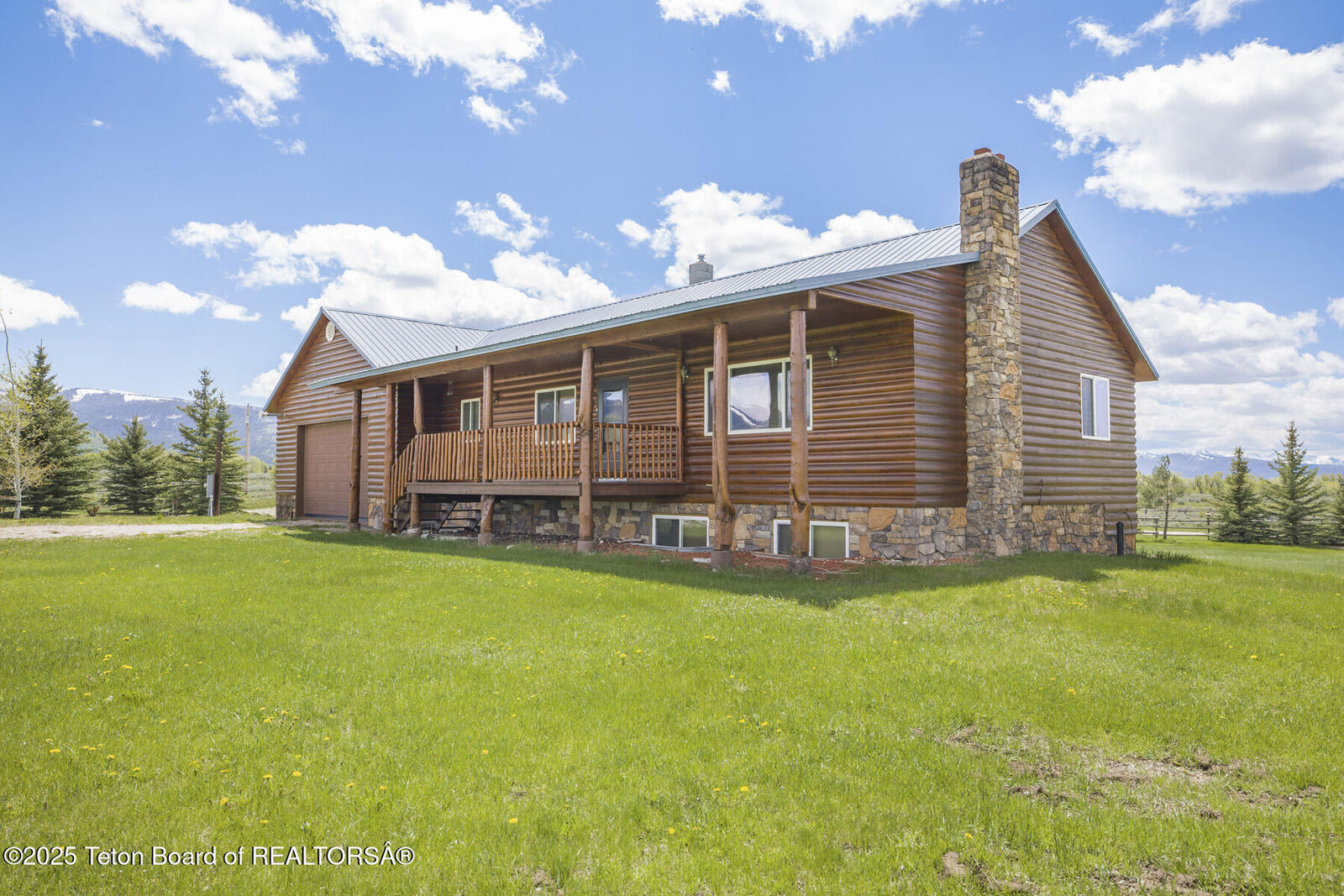 Property Photo:  188 E 3000 S  ID 83422 