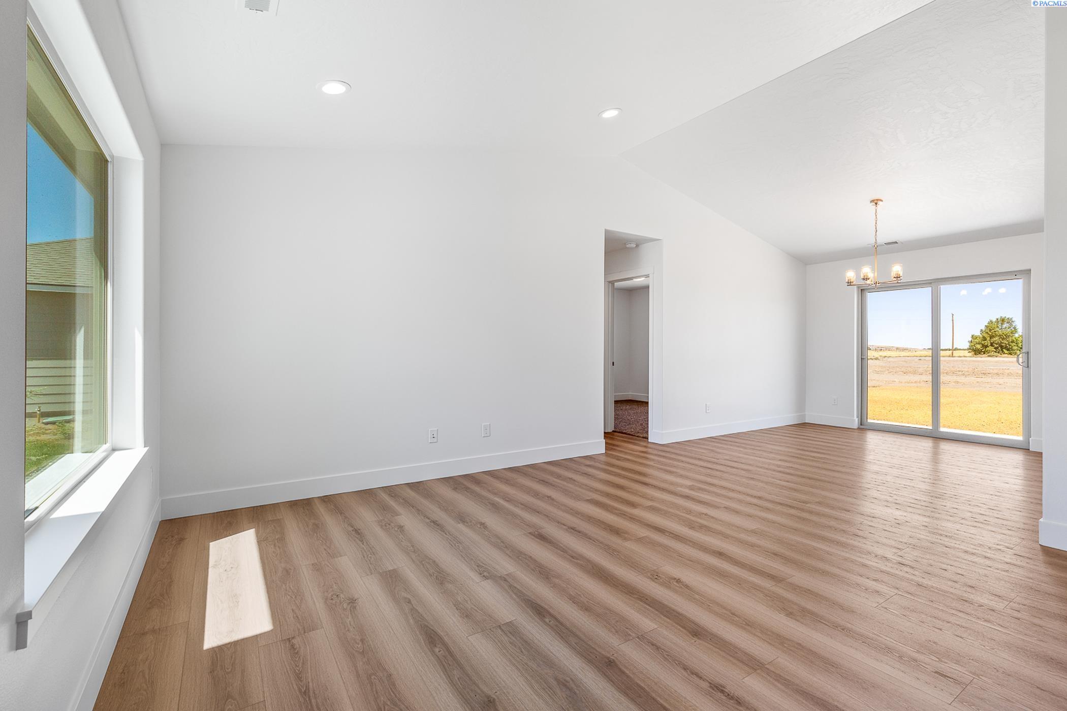 Property Photo: 10709 Atlantic Dr WA 99301