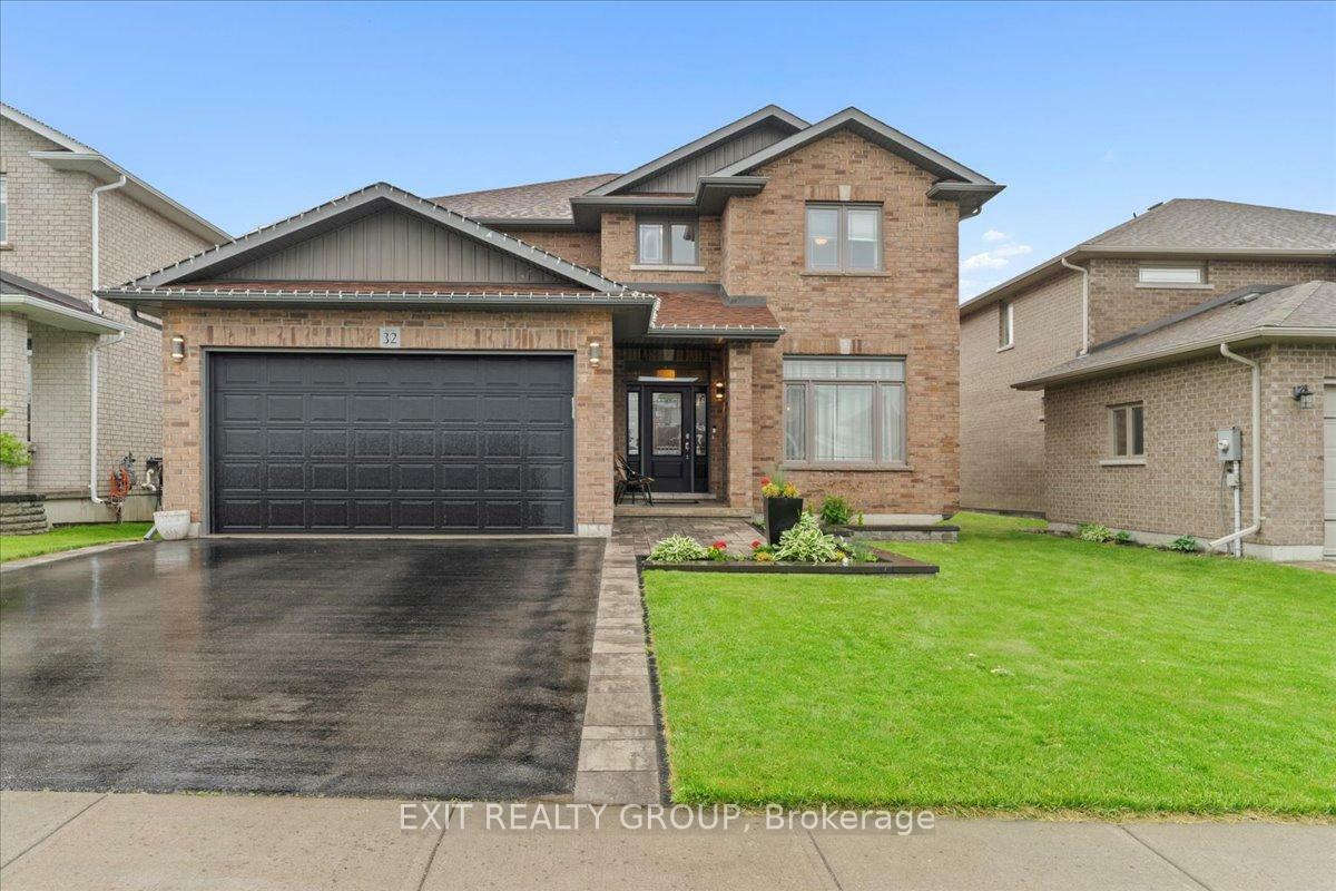 Property Photo: 32 Vertis Court ON K8N 0C9