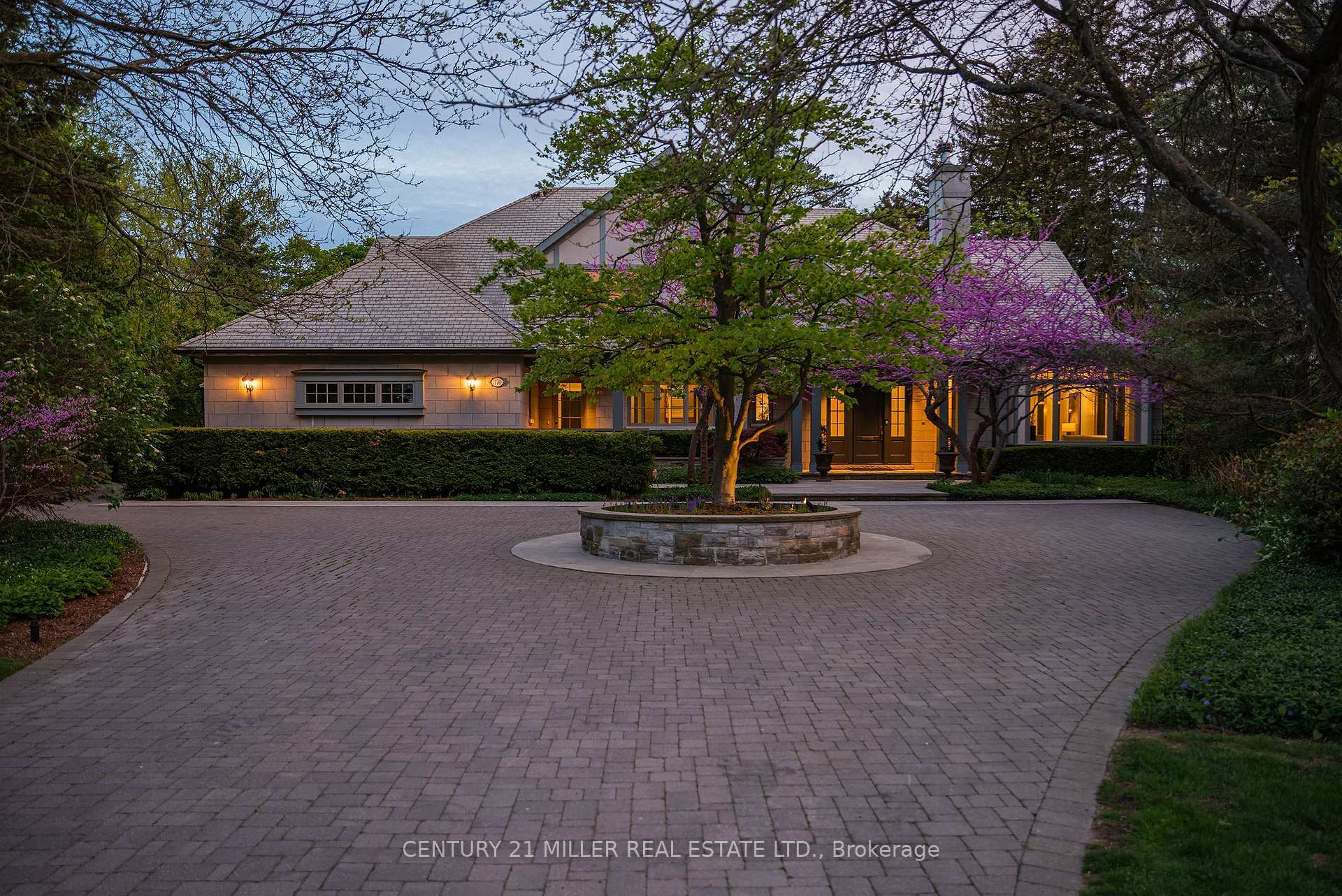 Photo de la propriété: 370 Poplar Drive ON L6J 4E4