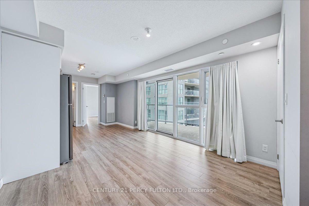 Photo de la propriété: 2150 Lawrence Avenue E 1503 ON M1R 3A7