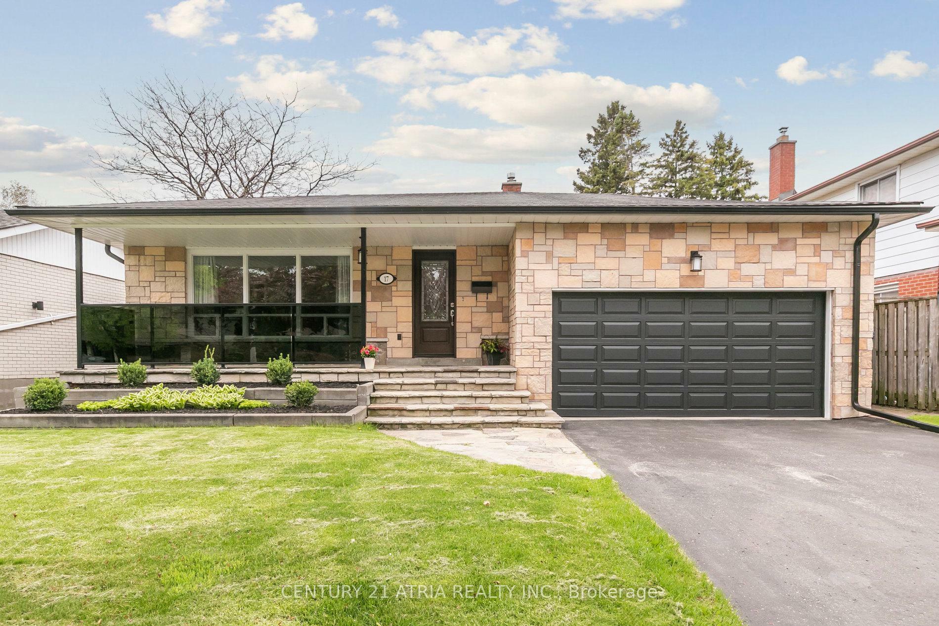 Property Photo: 17 Janellan Terrace ON M1E 3M8