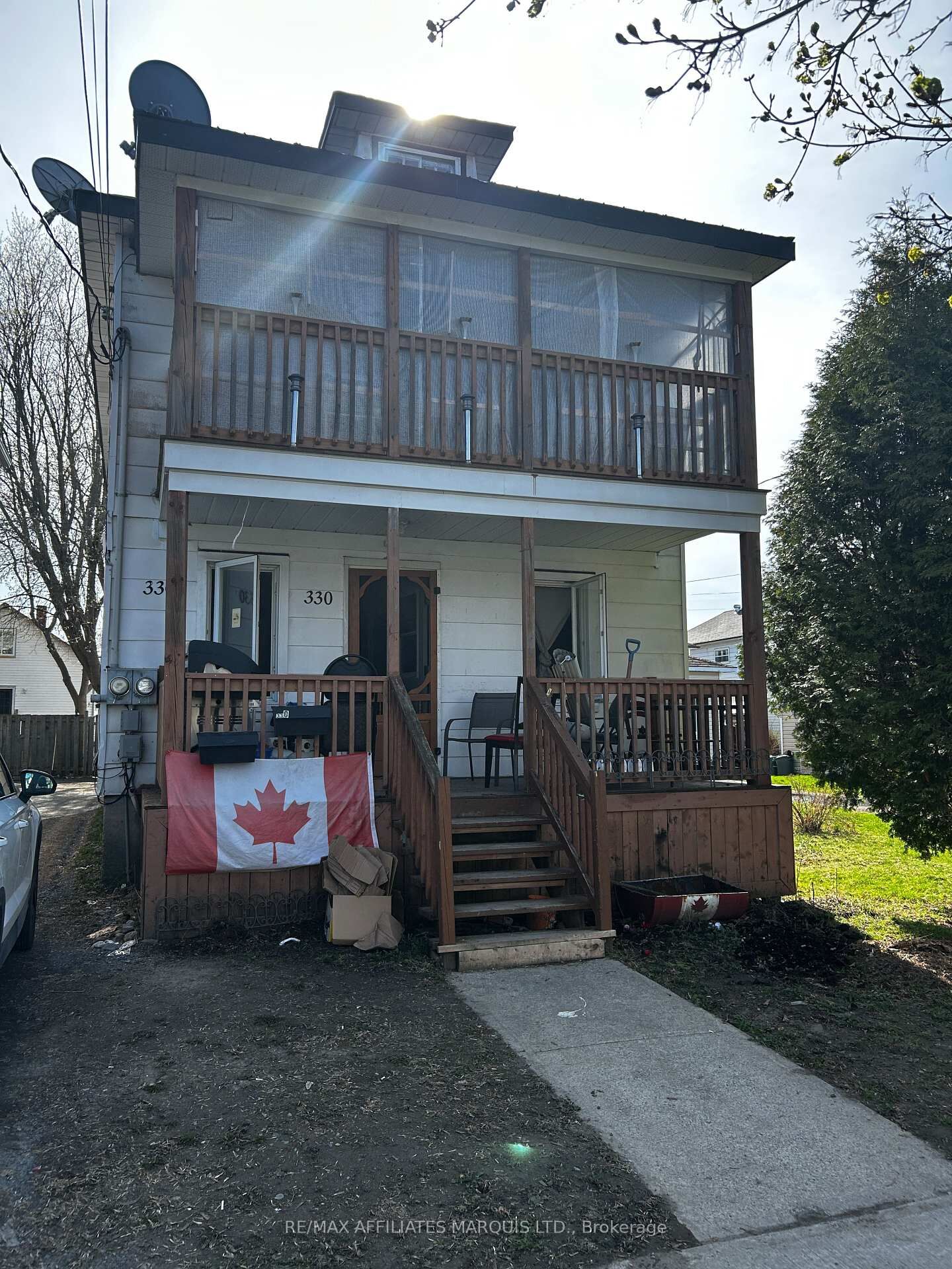Property Photo: 330 Belmont Street ON K6H 4Z6