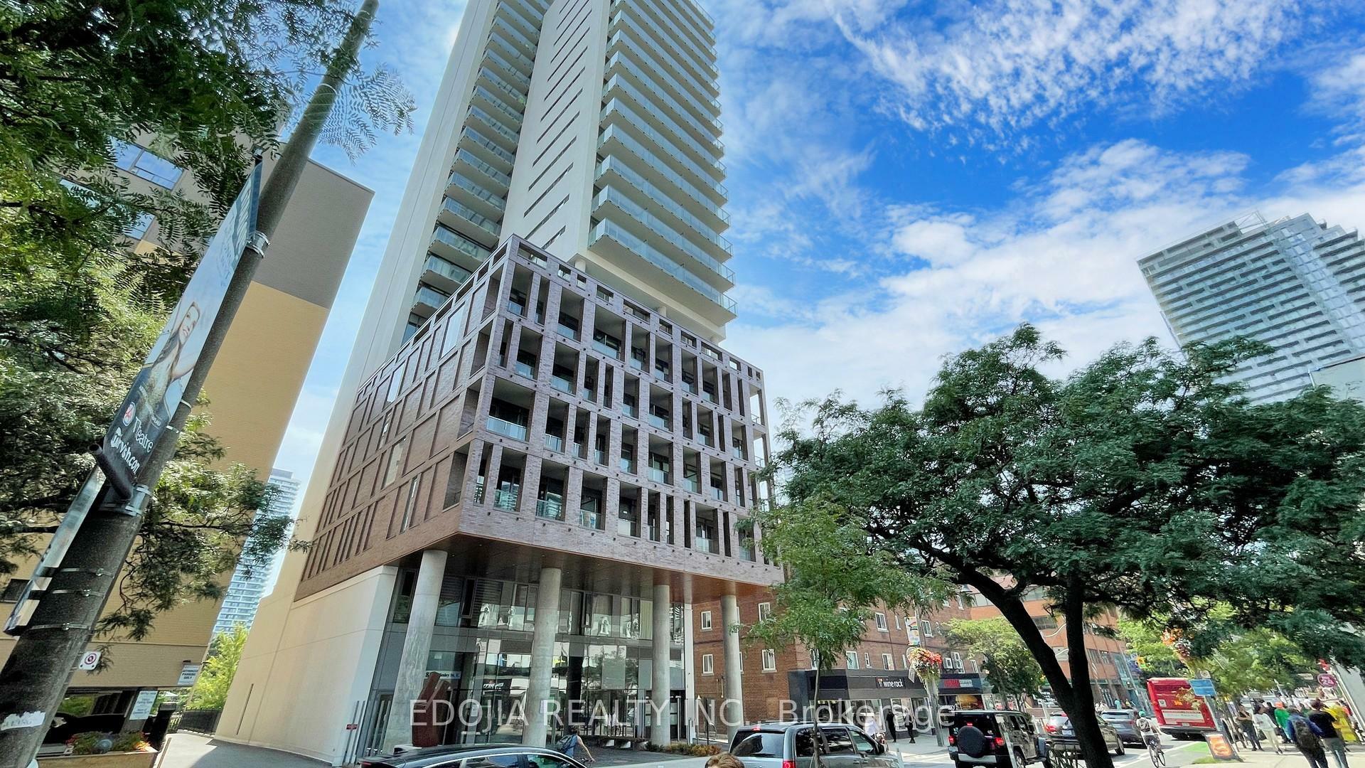 Property Photo: 81 Wellesley Street E 1407 ON M4Y 1C5