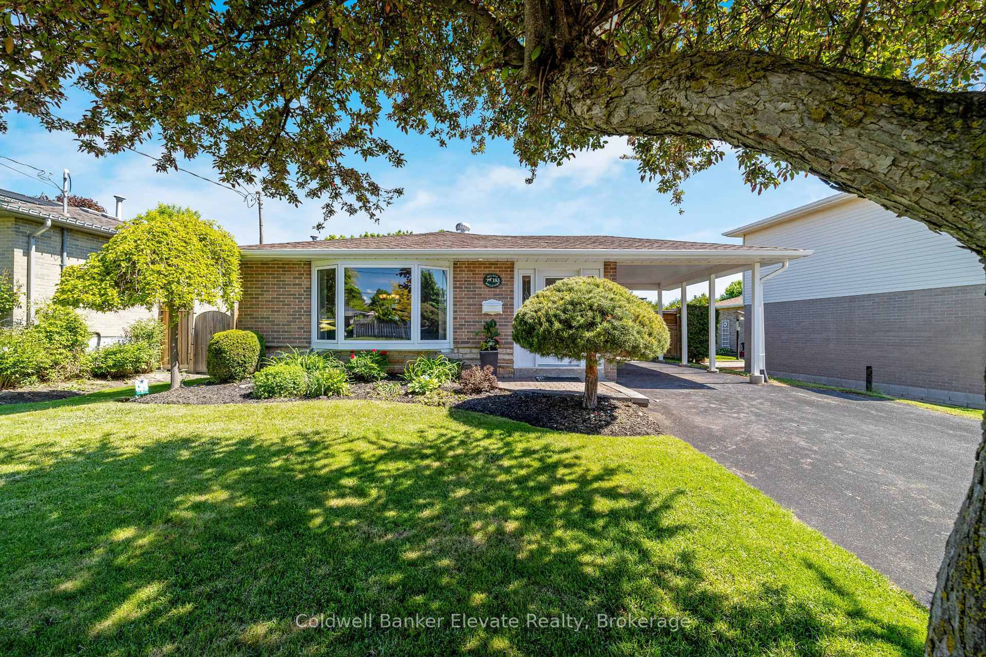 Property Photo:  183 Delrex Boulevard  ON L7G 4E4 