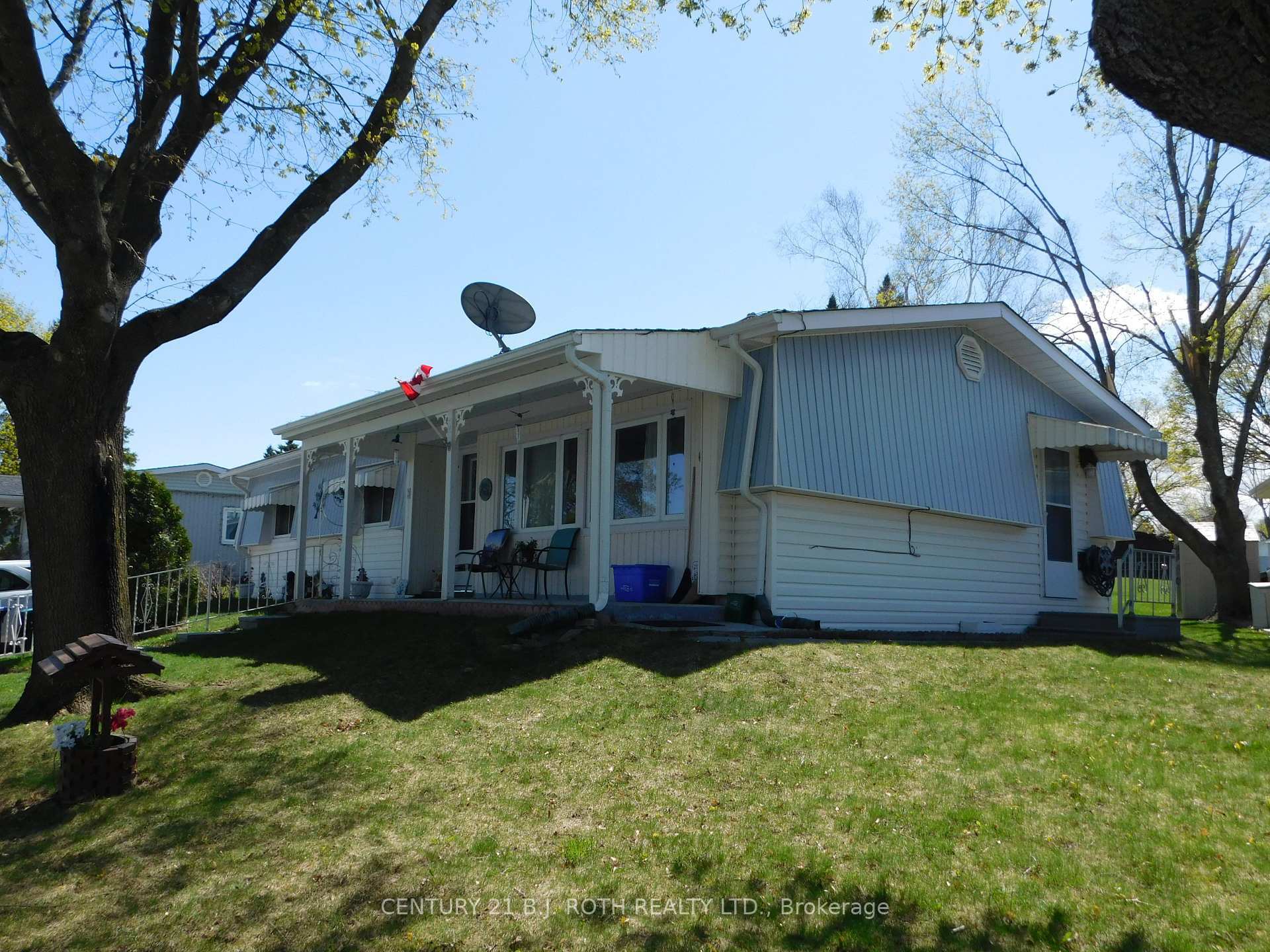 Property Photo: 2 Mimosa Drive ON L9S 1R2