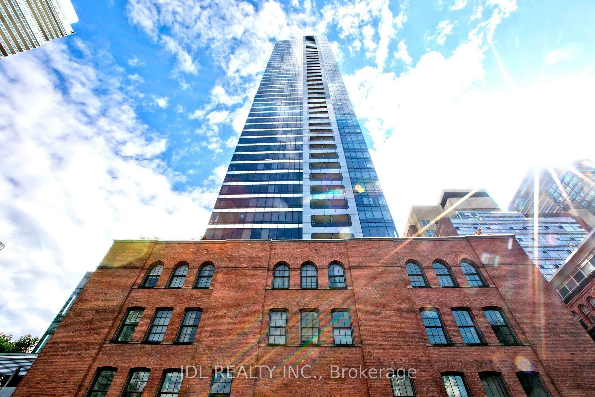 Photo de la propriété: 5 St Joseph Street 2904 ON M4Y 0B6