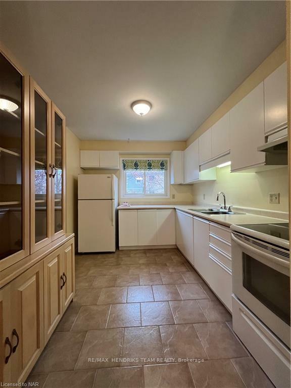 Property Photo: 38 Elma Street 16 ON L2N 6Z3
