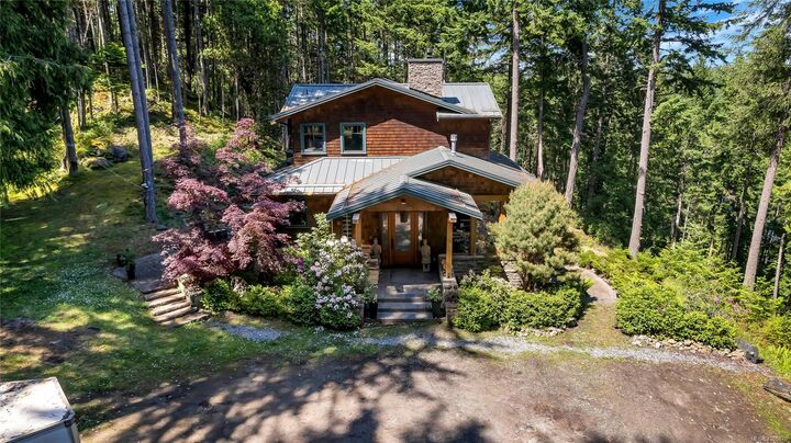 Property Photo: 260 Little Mountain Rd BC V8K 2L4
