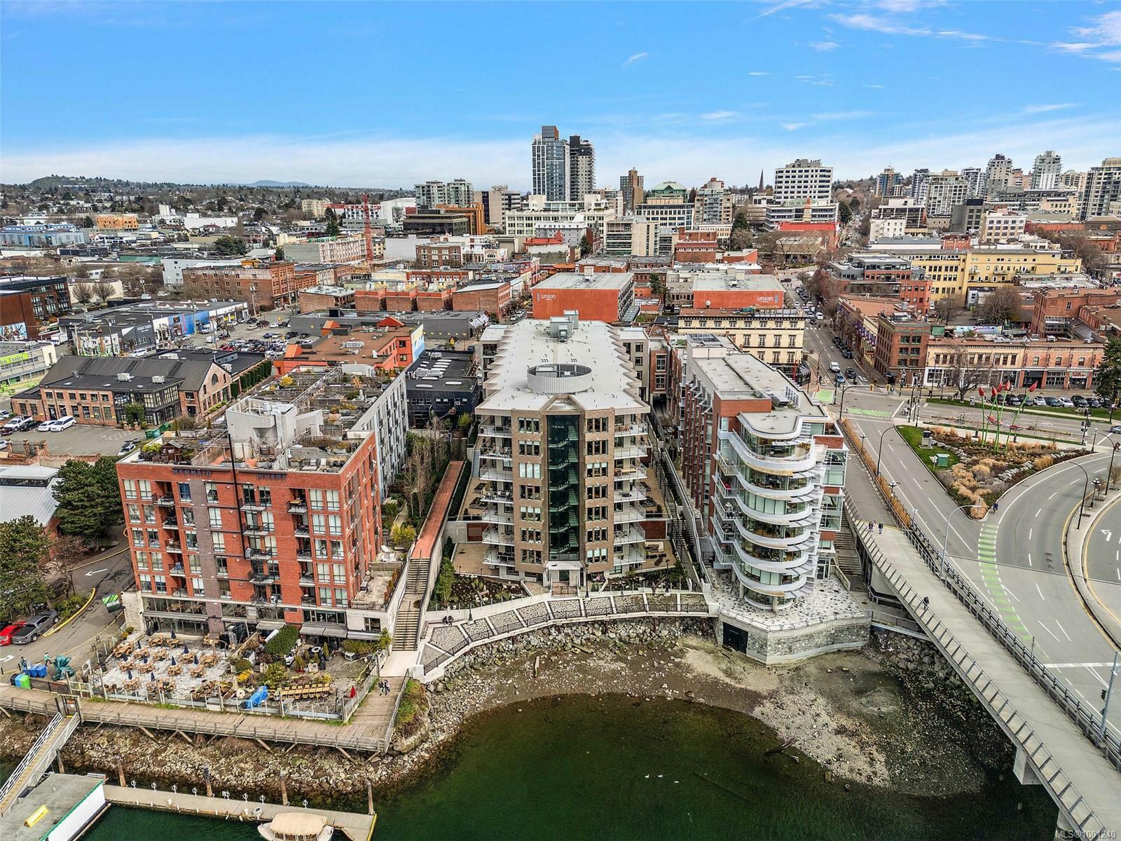 Property Photo: 1628 Store St 807 BC V8W 3K3
