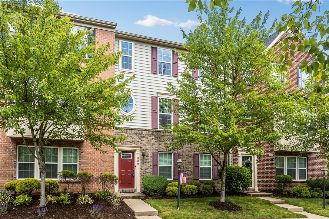 Property Photo: 302 Pointe View Drive PA 16046