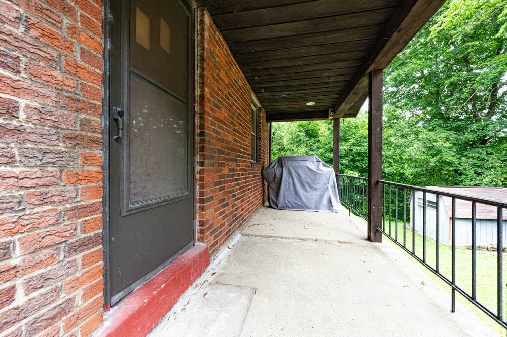 Property Photo: 117 Derby Way PA 15001