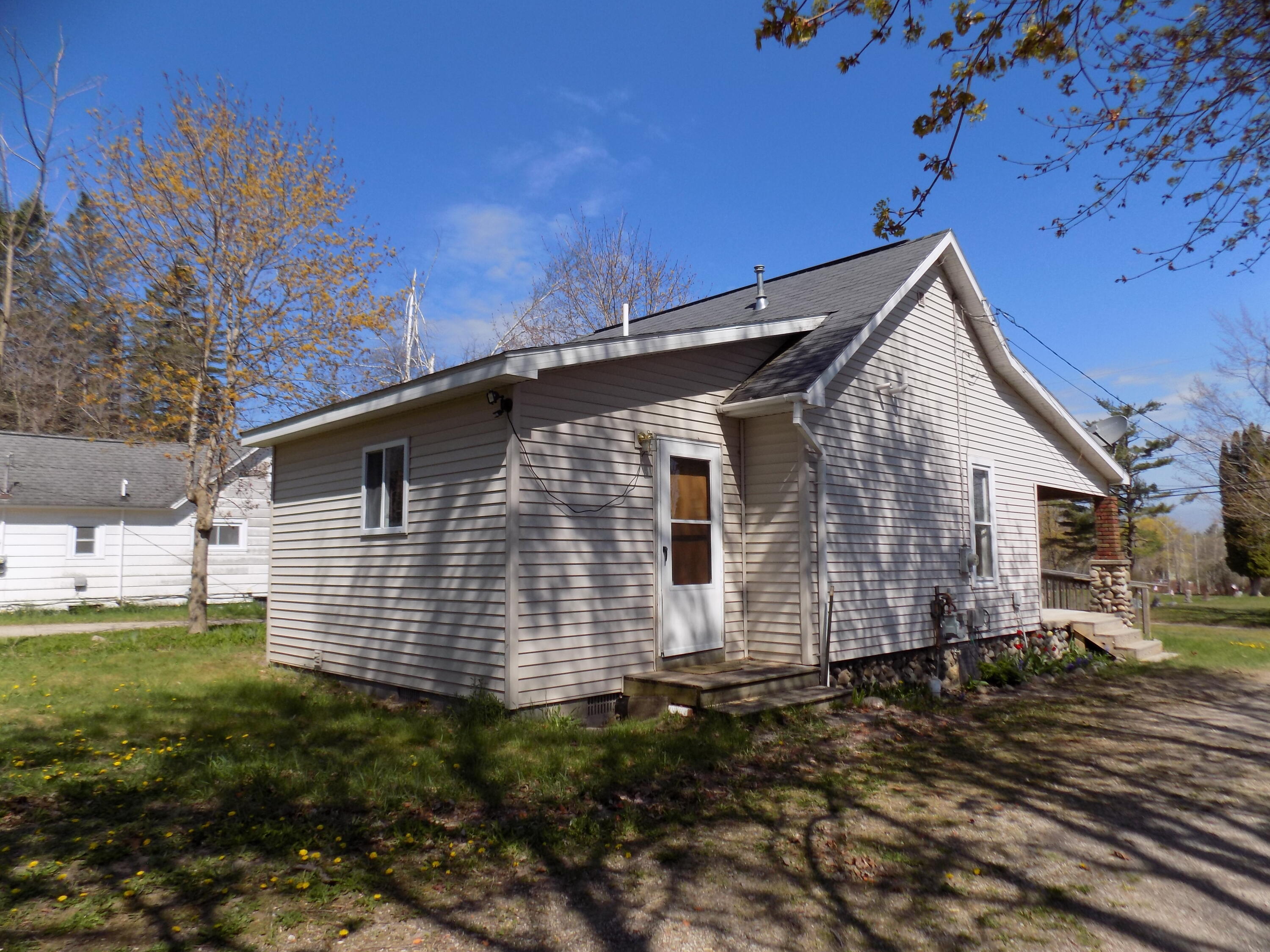 Property Photo: 317 Pine Hill Avenue MI 49721