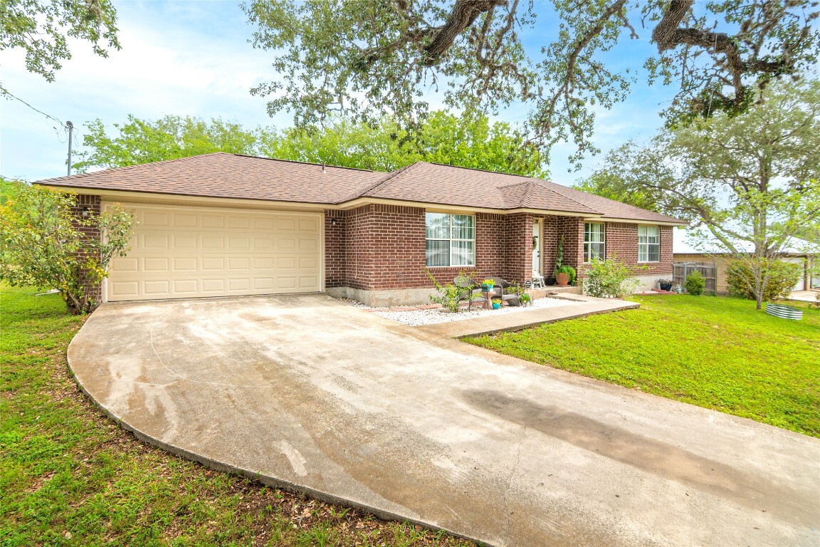 Property Photo: 926 Zwicke Street TX 78155
