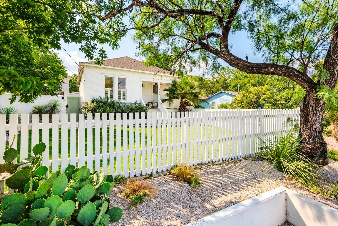 8608 Georgian Drive  Austin TX 78753 photo