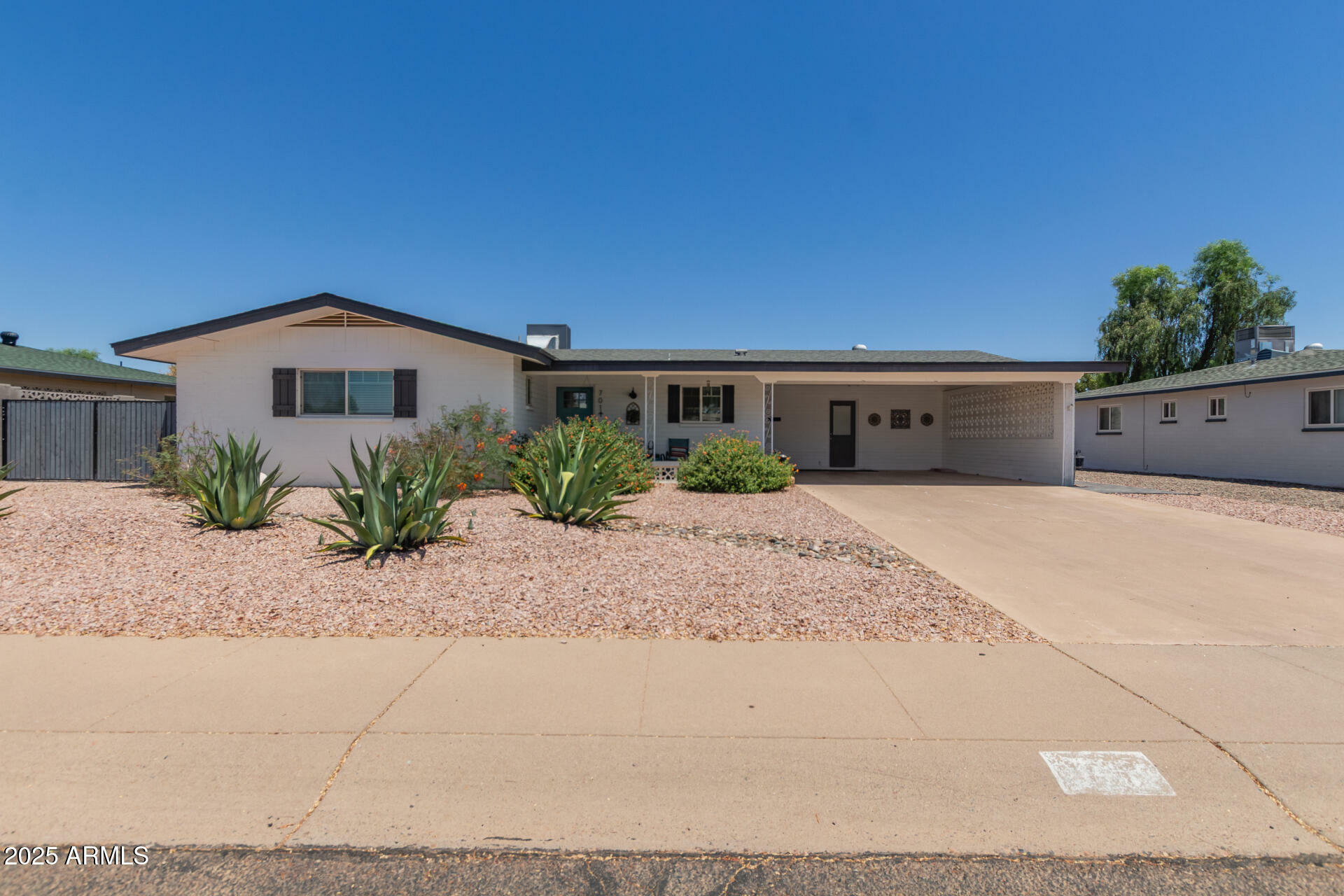 701 N 55th Place  Mesa AZ 85205 photo