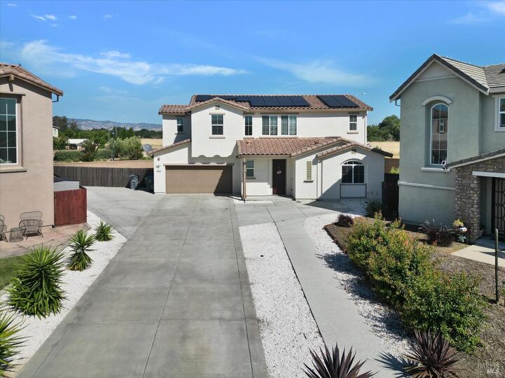 Property Photo: 227 Wisteria Circle CA 95687