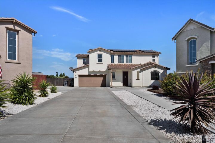 Property Photo: 227 Wisteria Circle CA 95687