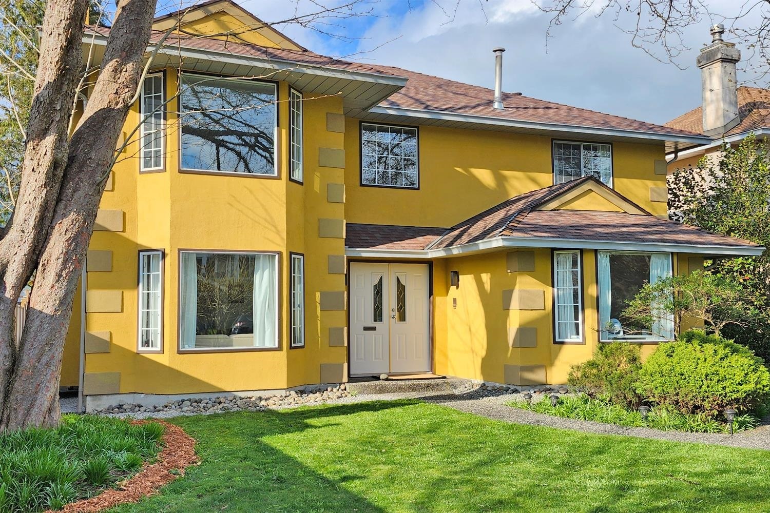 Property Photo: 348 E 17 Street BC V7L 2V9