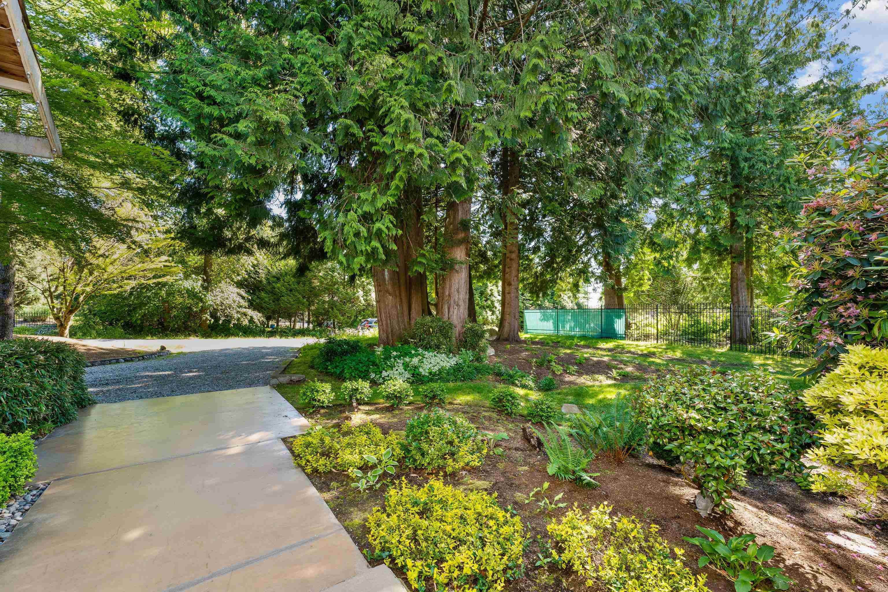 Property Photo: 24325 126 Avenue BC V4R 1M2