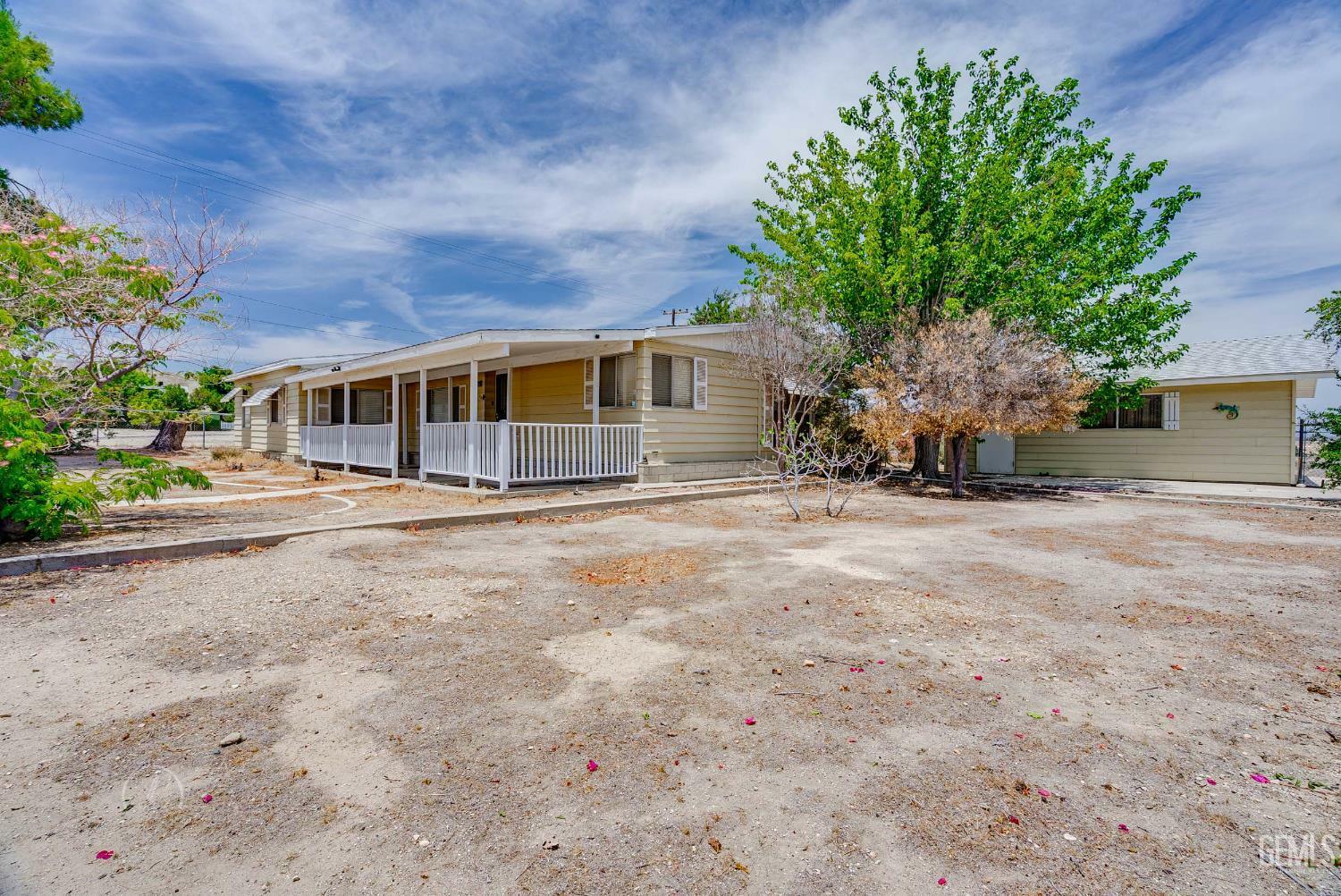 Property Photo:  1203 Bush Street  CA 93252 