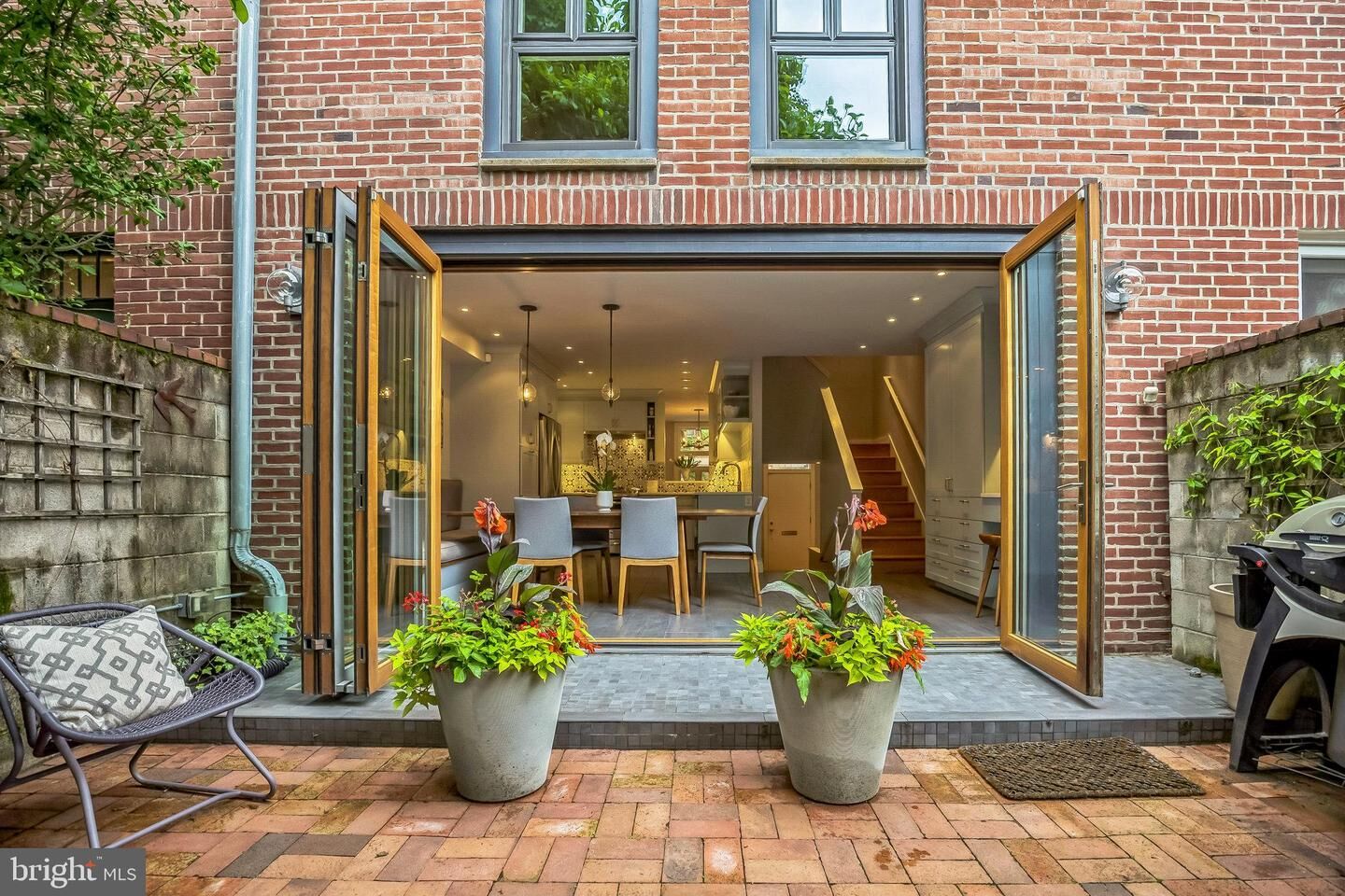 Property Photo:  510 Pine Street  PA 19106 