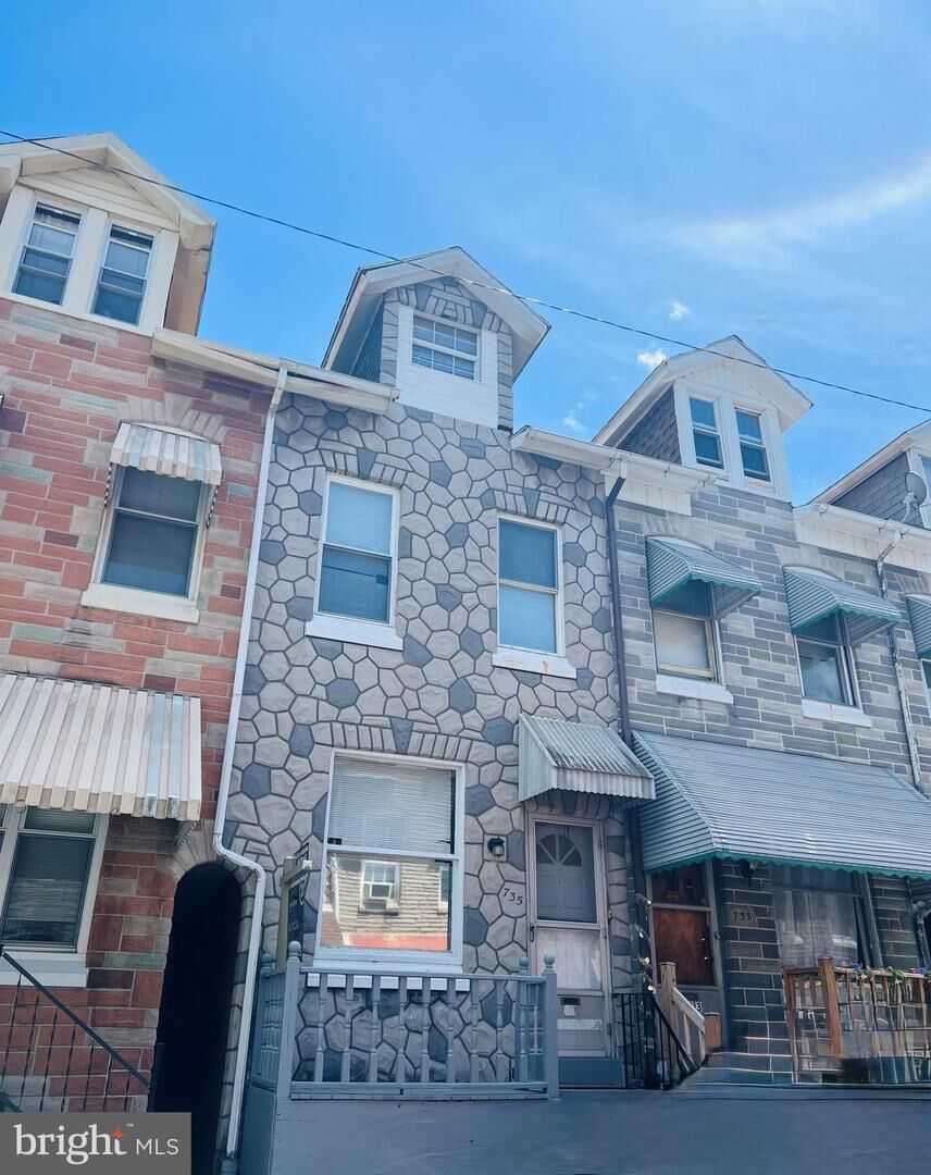 Property Photo: 735 Locust Street PA 19604