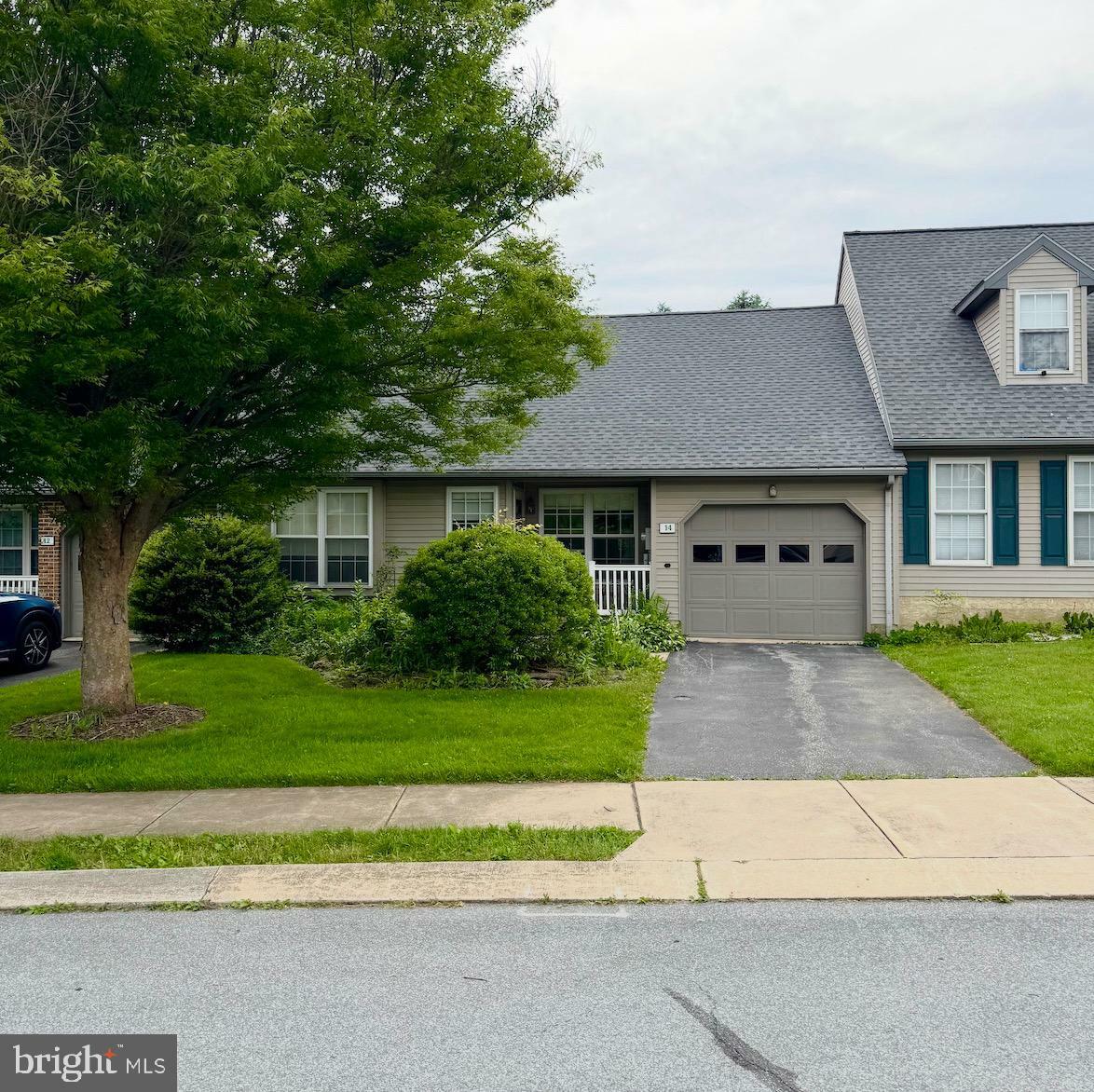 14 Burr Oak Drive  Millersville PA 17551 photo