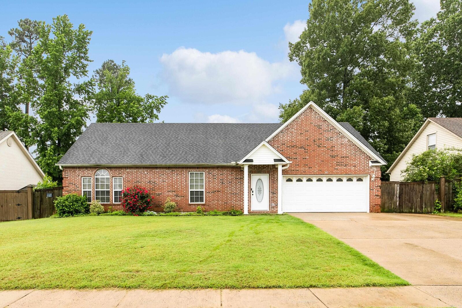 Property Photo: 105 Inverness Cove AR 72015