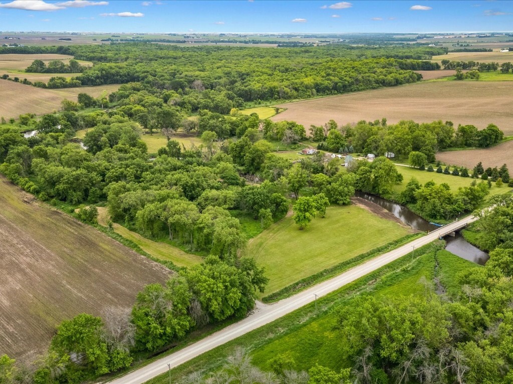 Property Photo: 2924 York Avenue IA 58221
