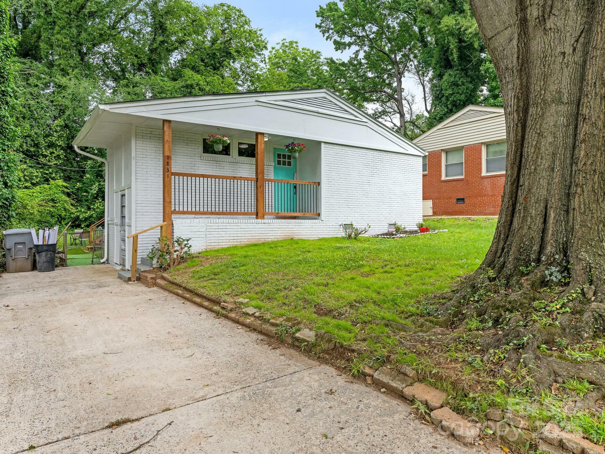 Property Photo: 1831 Erie Street NC 28216
