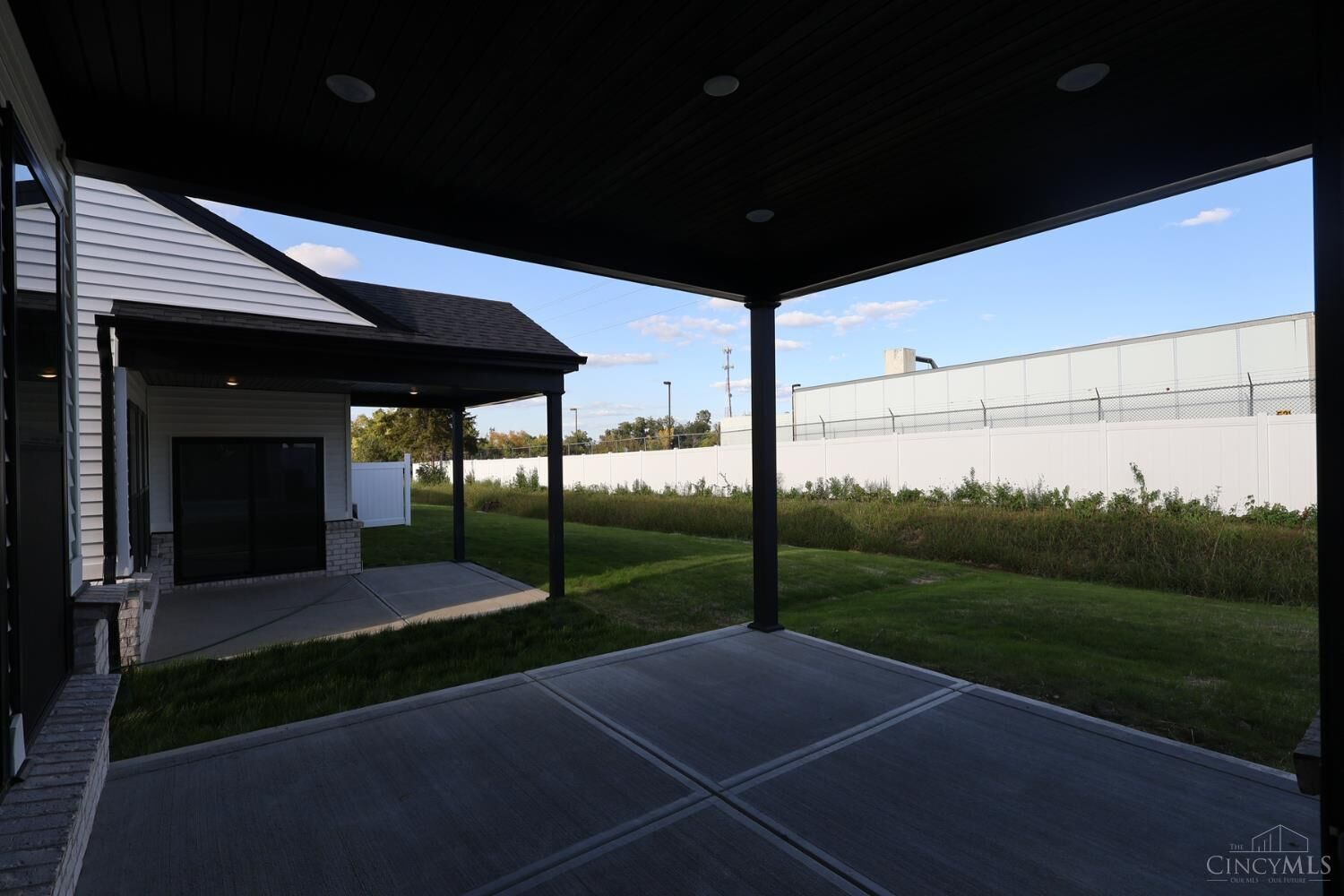 Property Photo:  5556 Birch Court  OH 45011 