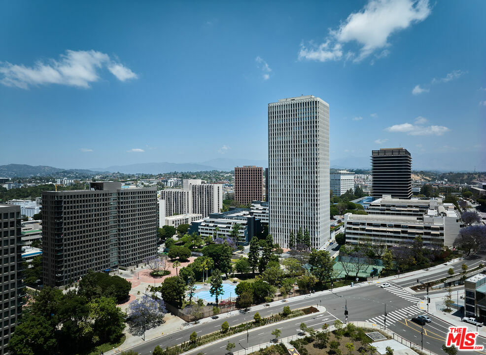 880 W 1st St  Los Angeles CA 90012 photo