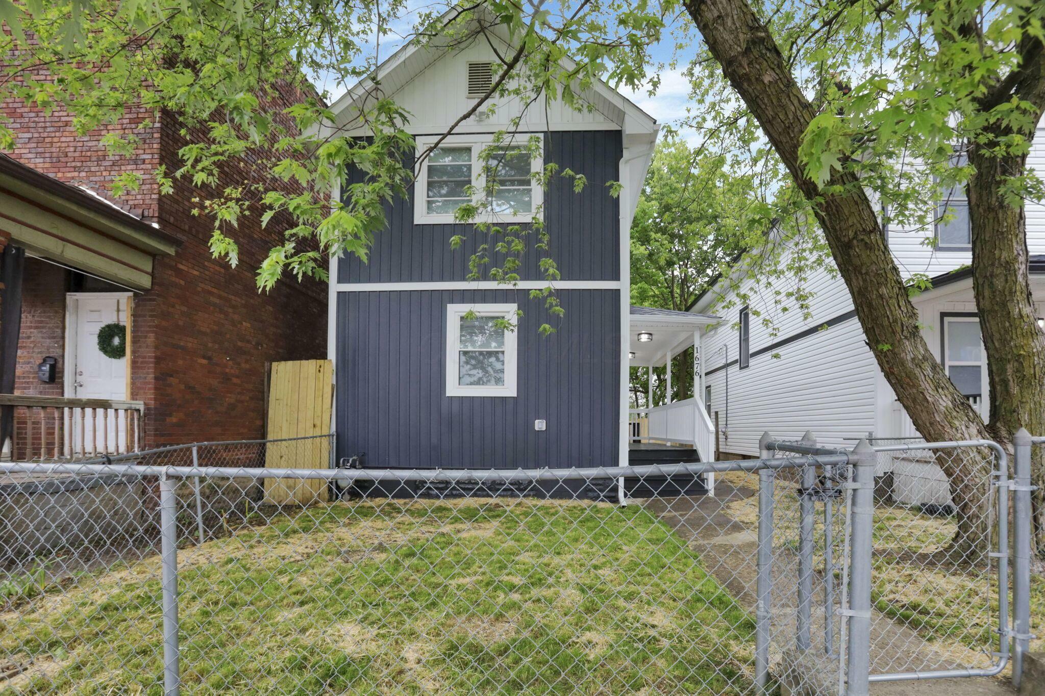 Property Photo: 1676 Parsons Avenue OH 43207