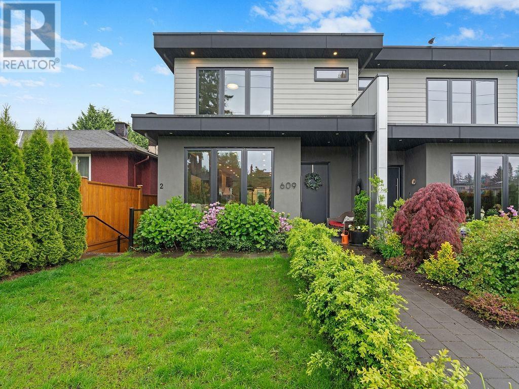 Property Photo:  609 East 4th Street  BC V7L 1J9 