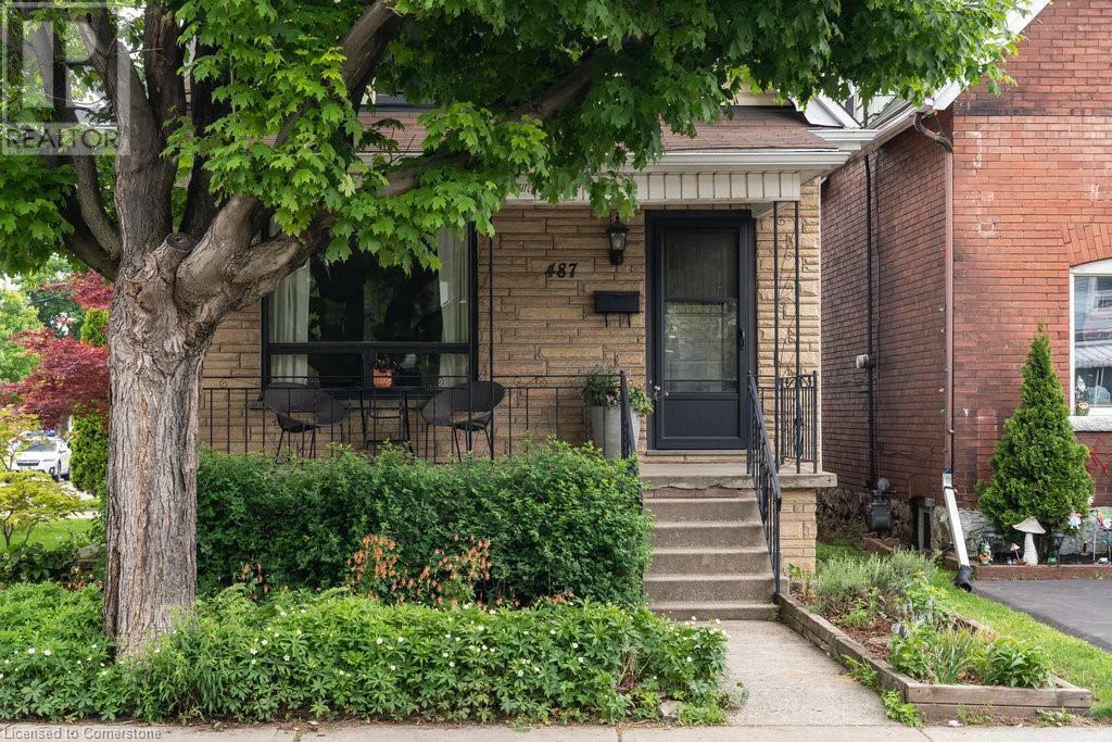 Photo de la propriété: 487 Dunsmure Road ON L8H 1G8