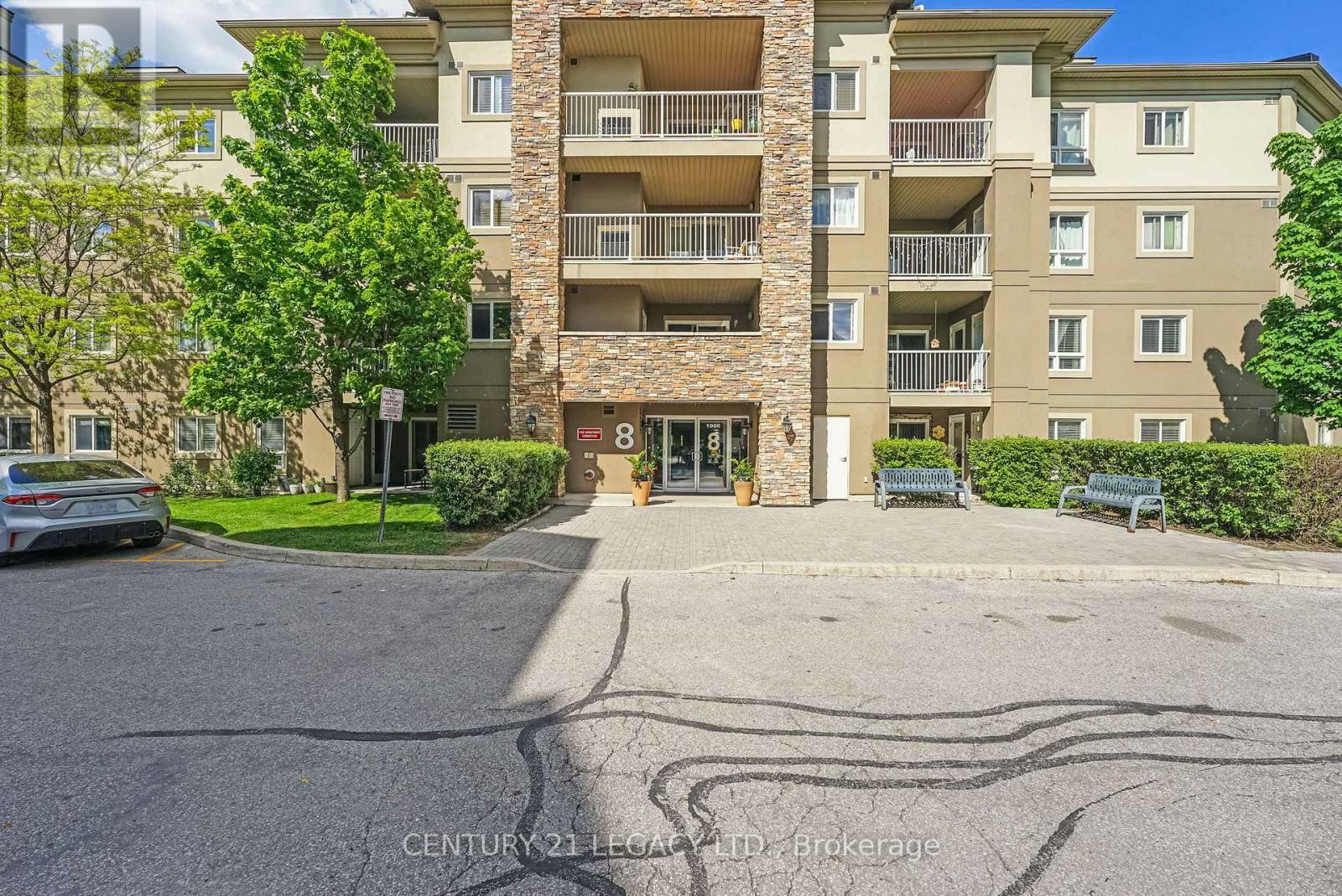 Property Photo: 8 Dayspring Circle 1307 ON L6P 2Z7