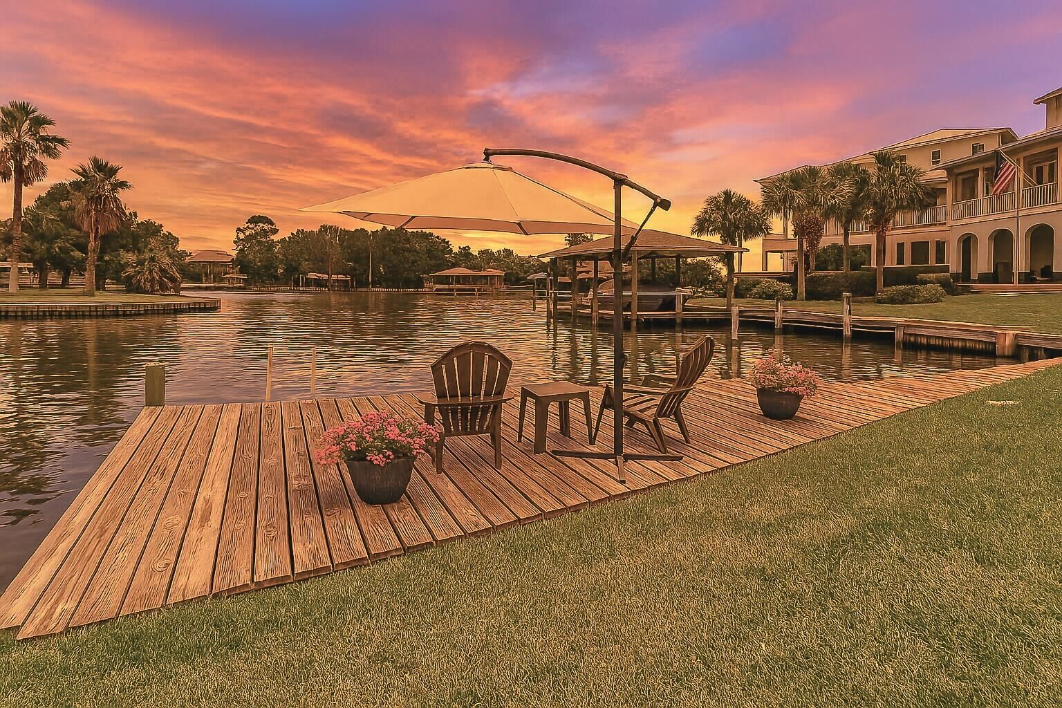 Property Photo:  1050 Edgewater Lane  FL 32563 