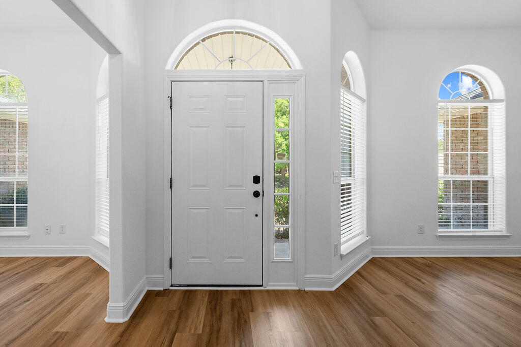 Property Photo: 516 Vulpes Sanctuary Loop FL 32536