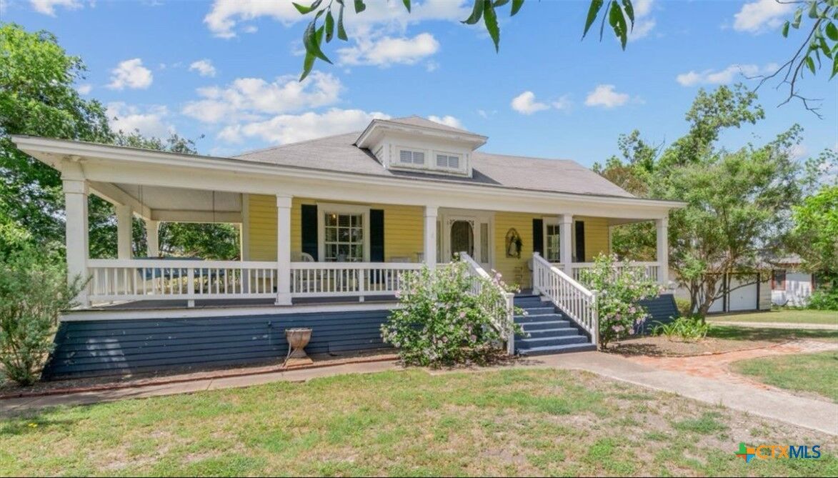 Property Photo:  511 E Main Street  TX 76579 