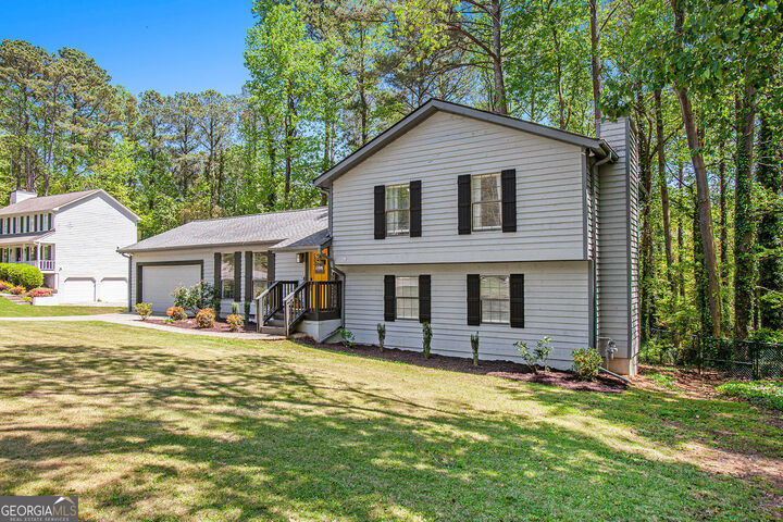 Property Photo: 2022 Ramblewood Court NE GA 30062