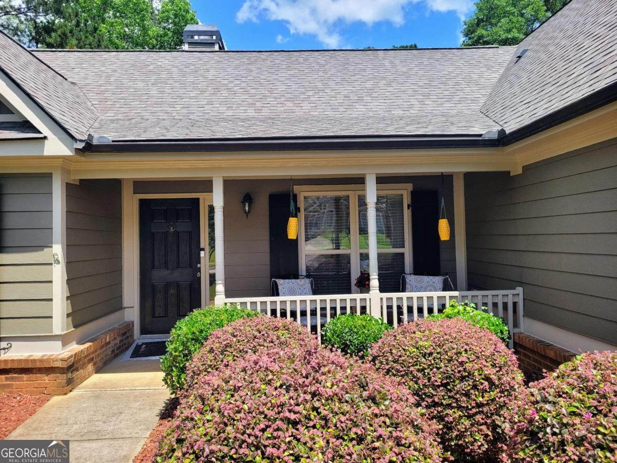 Property Photo: 135 Pine Creek Way GA 30683